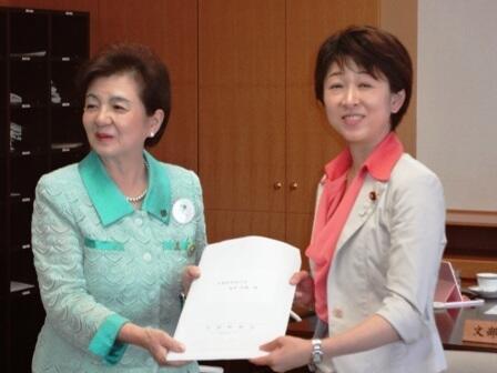 画像：高井文部科学副大臣への要請